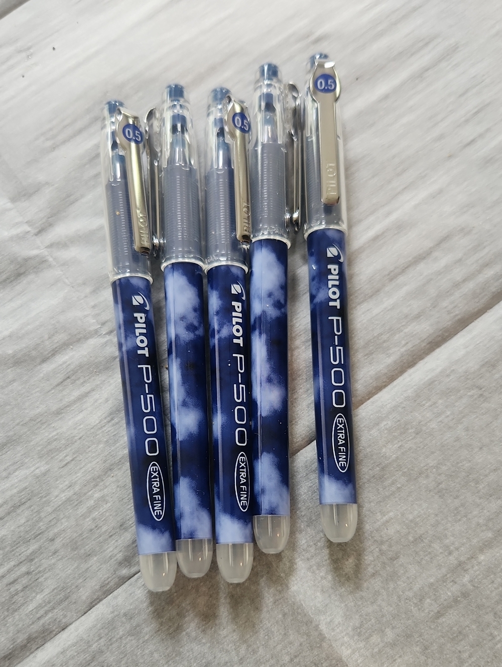 Pilot P500 Gel Ink Extra Fine 0.5mm Blue Sky Design NEW without Tags (Set of 5)